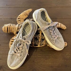 Taos Women’s Plim Soul Grey Sneakers Size 8